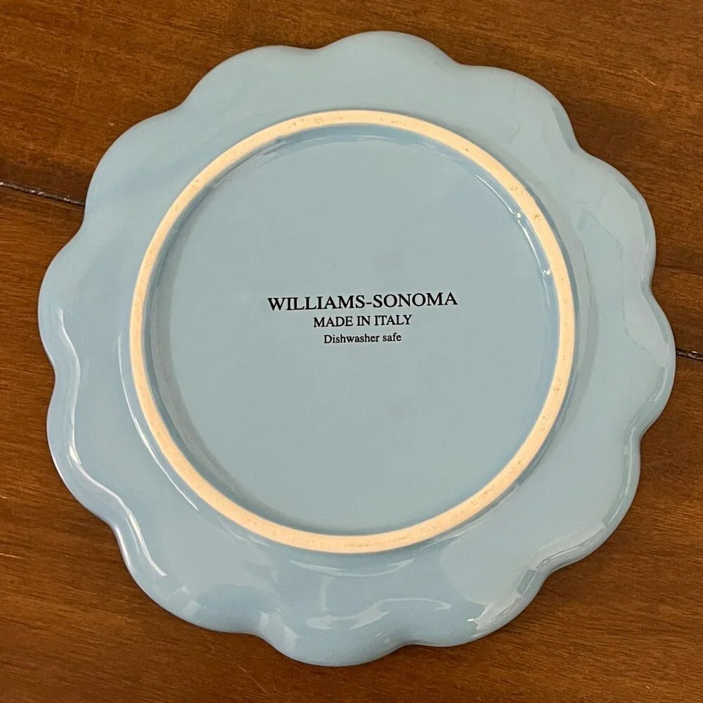 Williams Sonoma Scallop Edge Plate Light Blue 8 inches NEW Dishwasher Safe